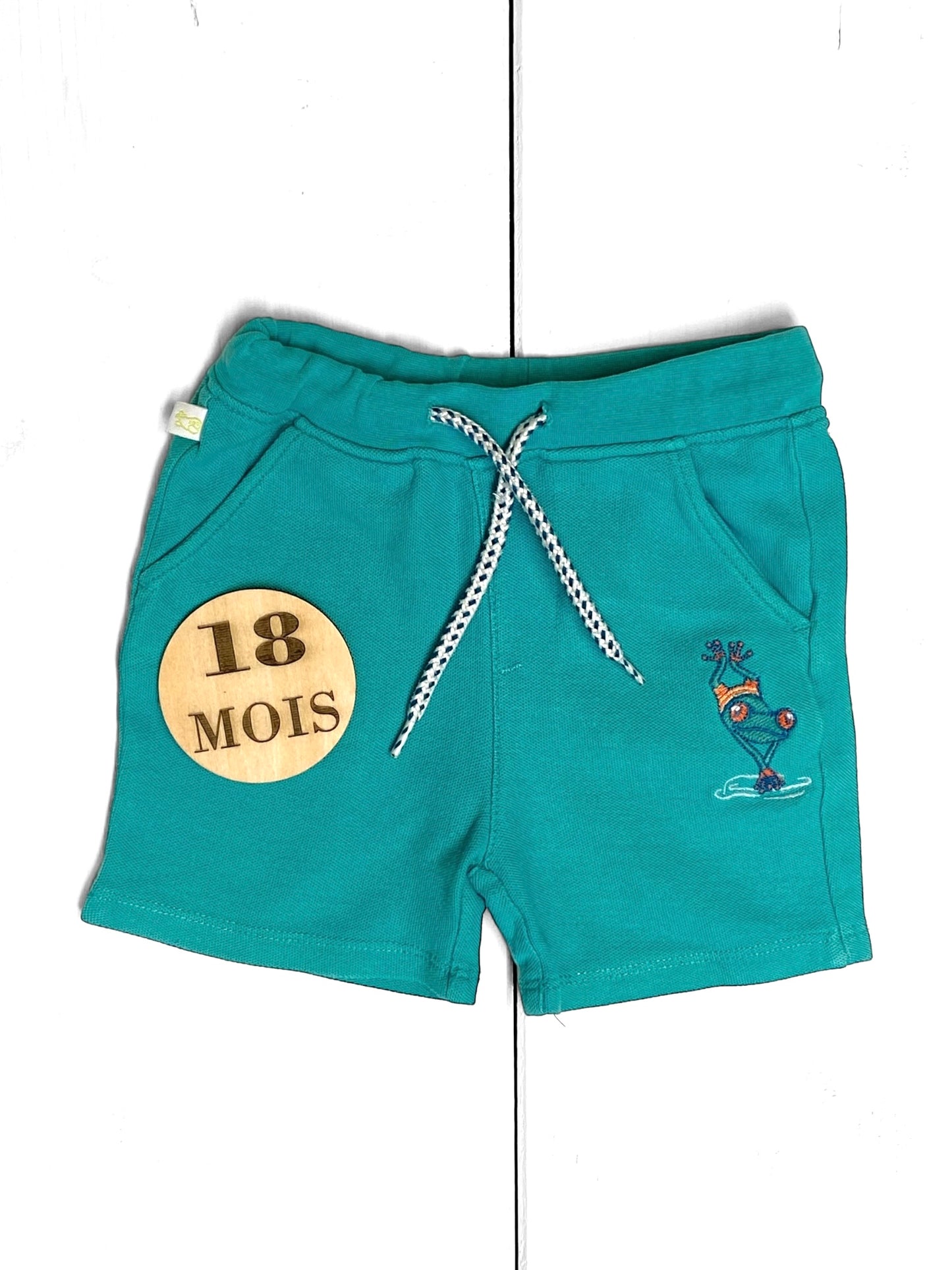 Short turquoise, La compagnie des petits