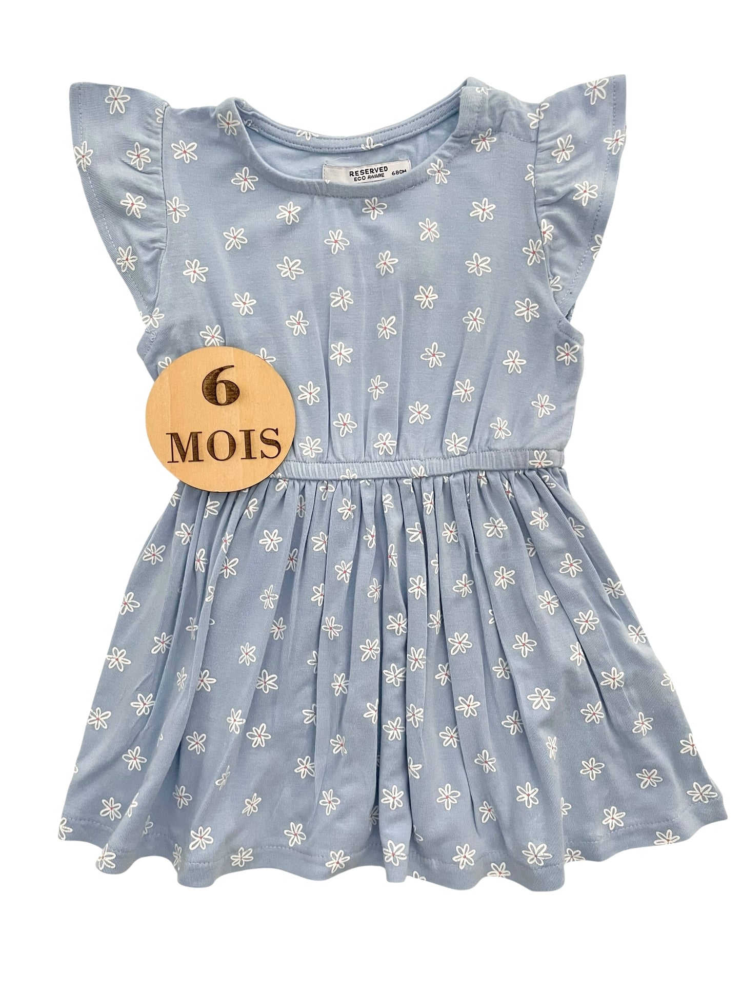 Robe bleue fleurie, reserved