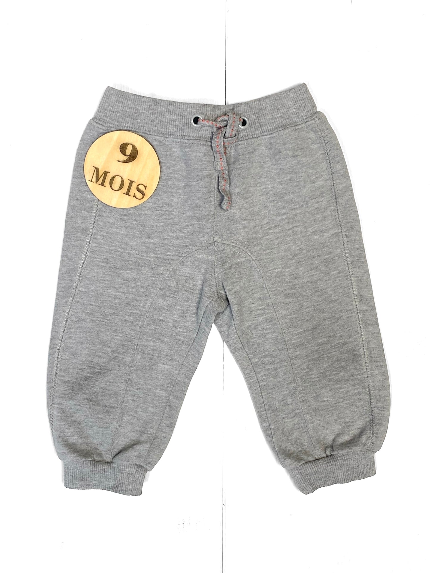 Jogging gris, TAO