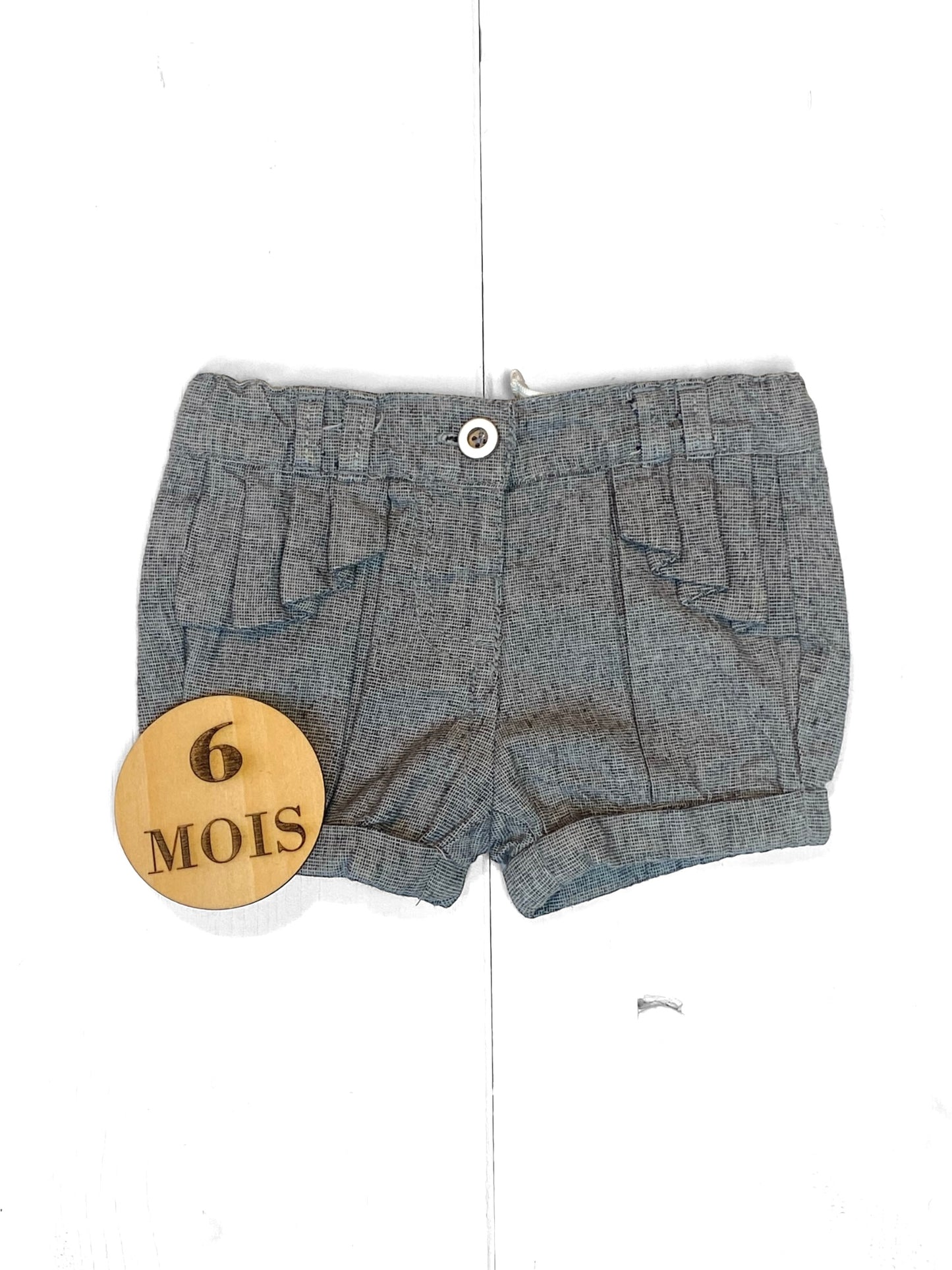 Short gris, TAO