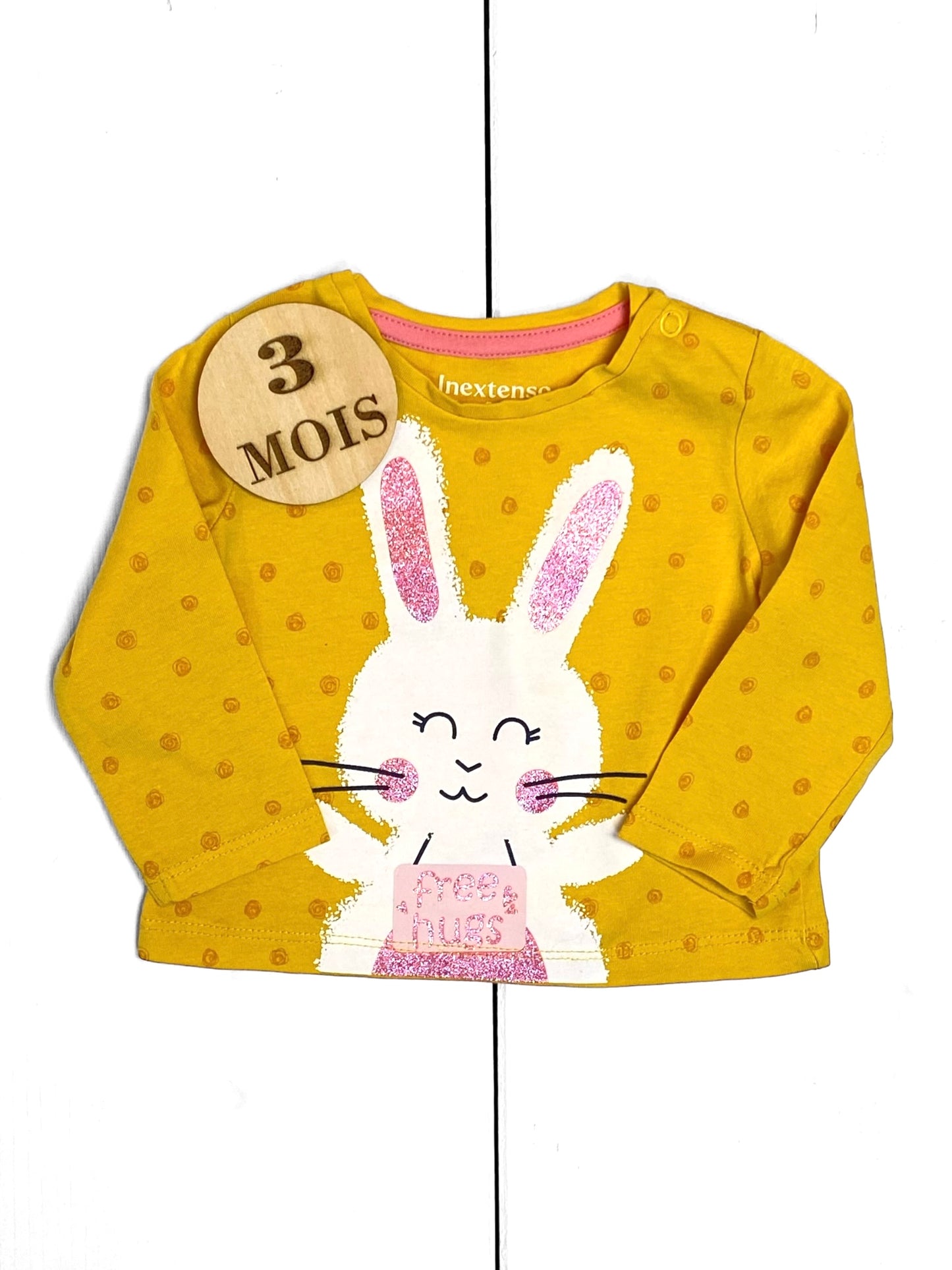 Tee-shirt jaune, In extenso