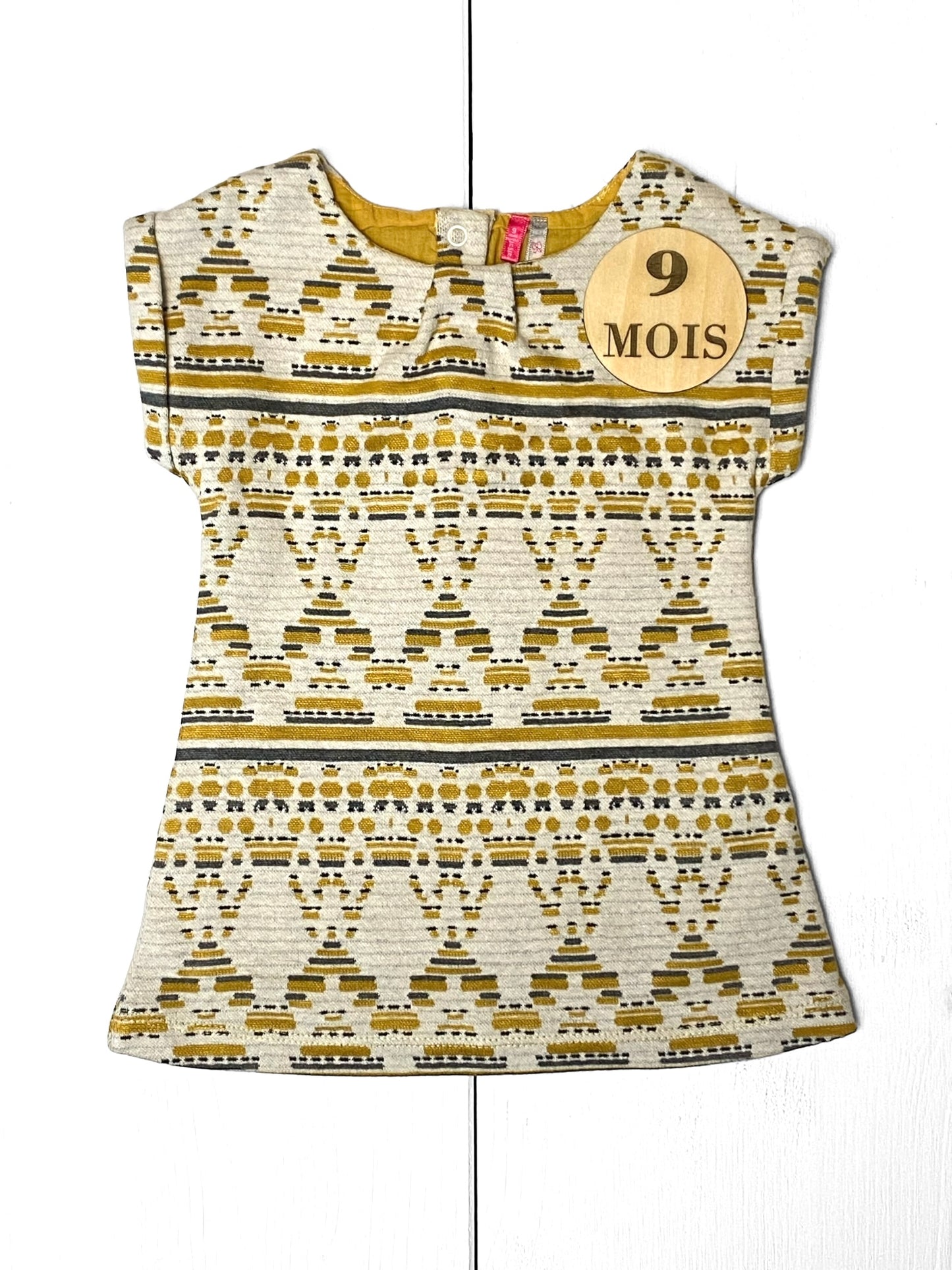Robe épaisse, beige et dorée, Orchestra