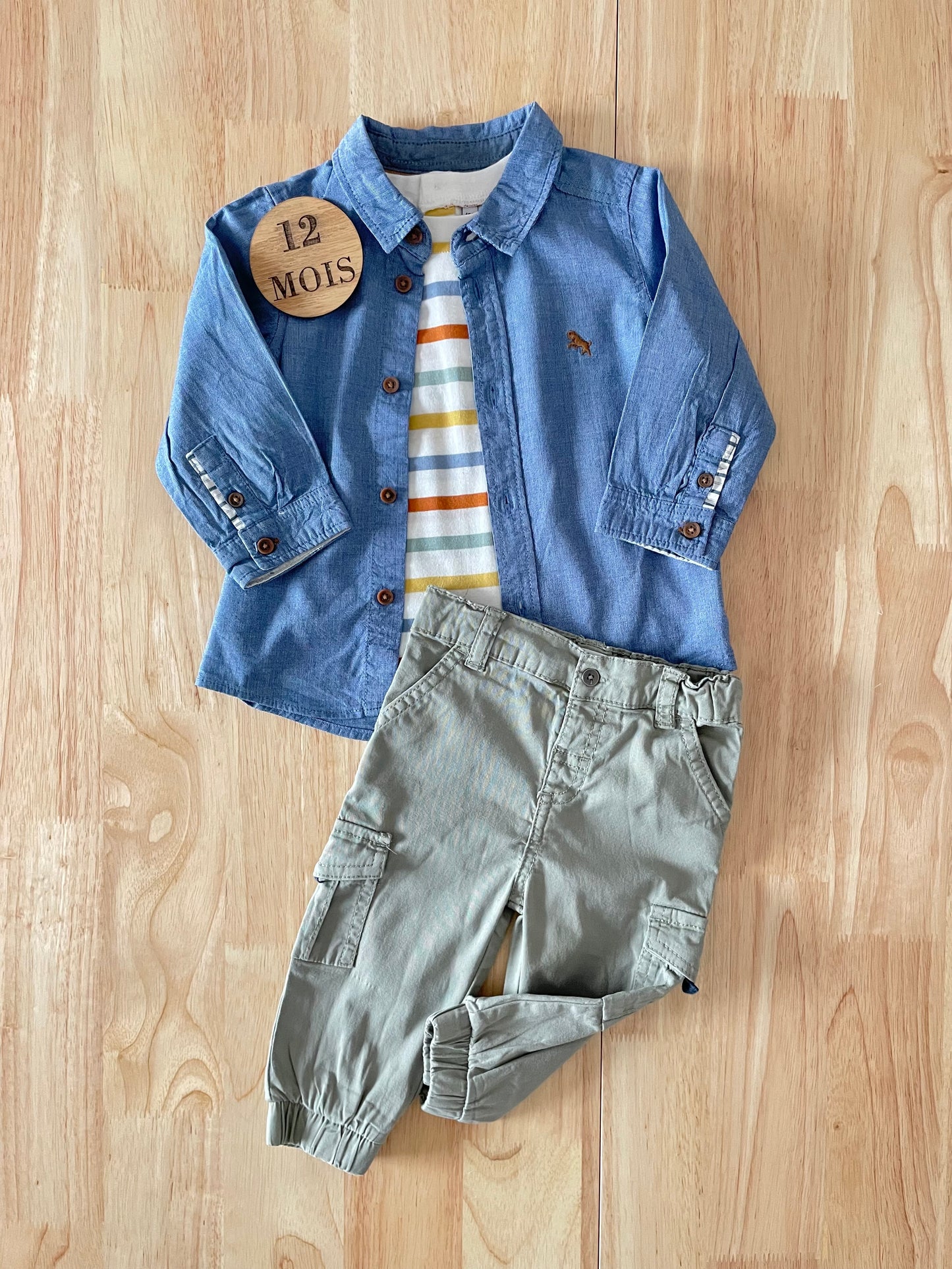 Ensemble 3 pièces; chemise, tee-shirt et cargo