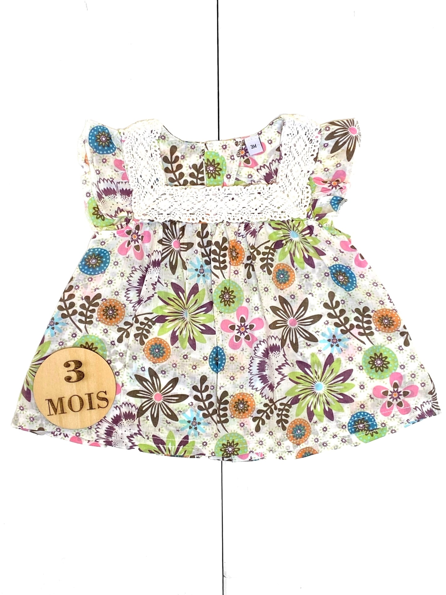 Blouse fleurie, col dentelle