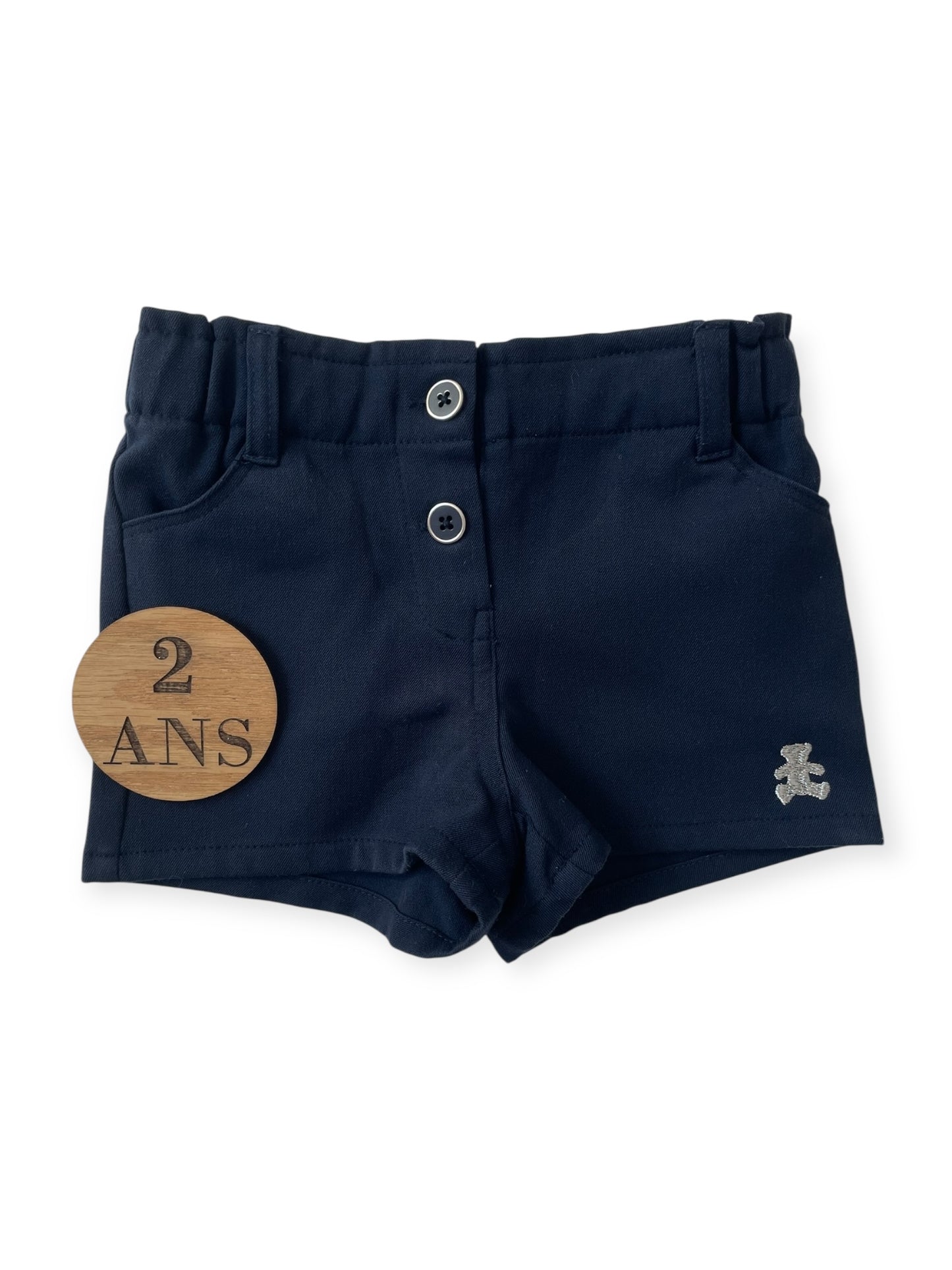 Short bleu-marine, Lulu Castagnette