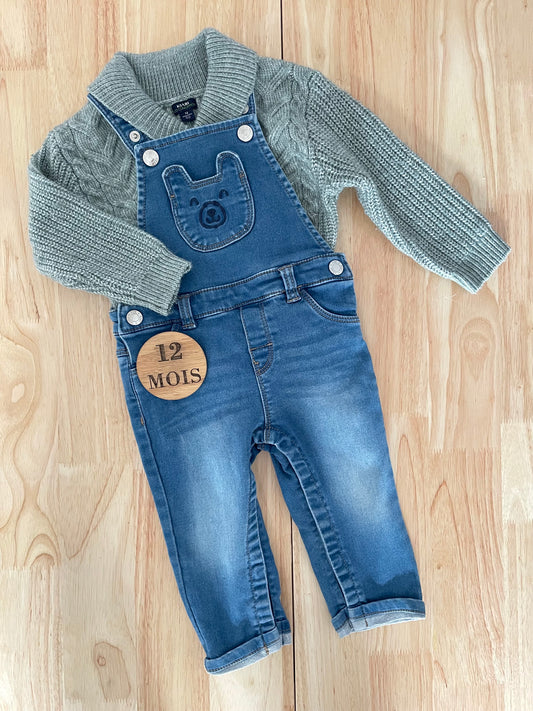 Ensemble pull en mailles et salopette