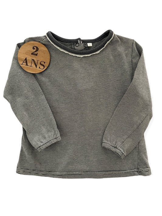 Tee-shirt gris rayé