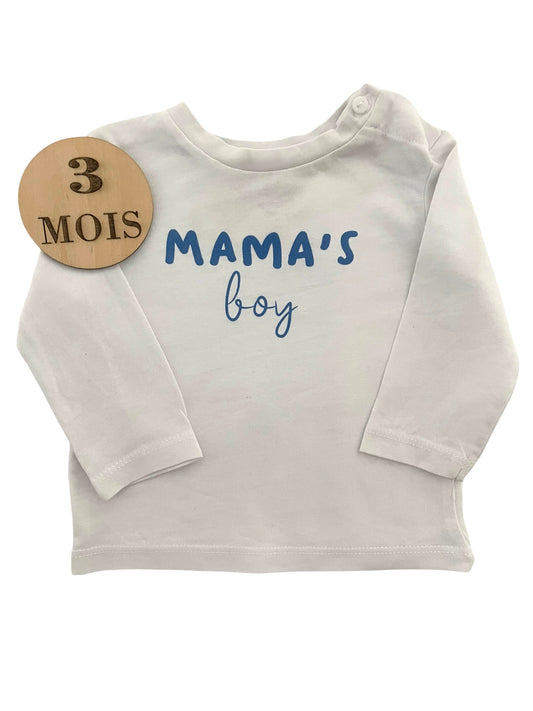 Tee-shirt blanc, mama’s boy, in extenso