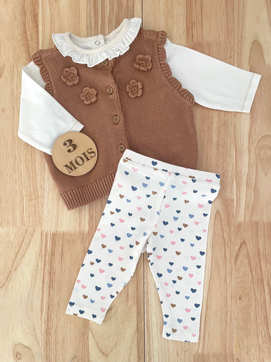 Ensemble 3 pièces ; gilet sans manche, tee-shirt à col et legging