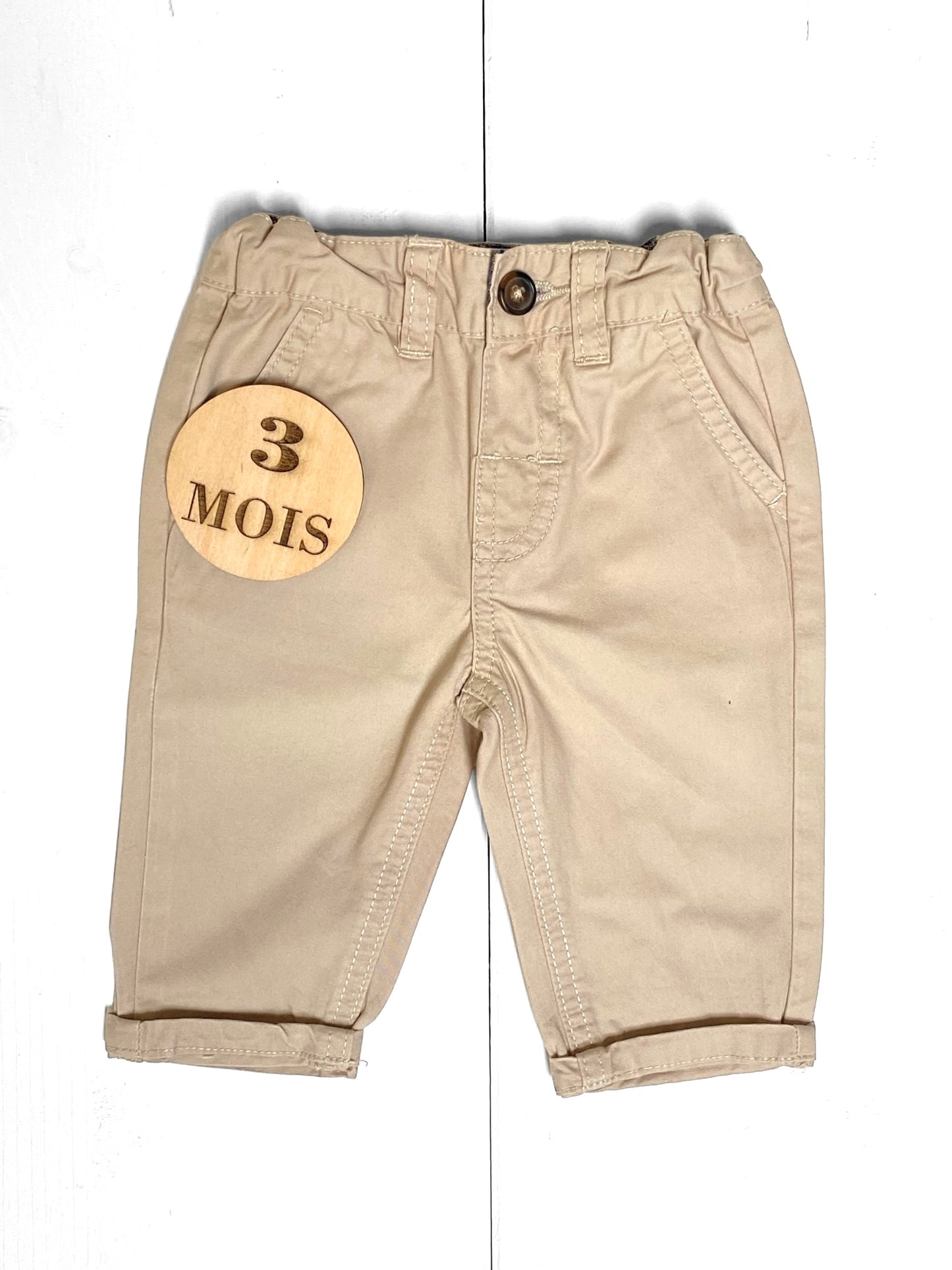 Chino beige, Boite à malices