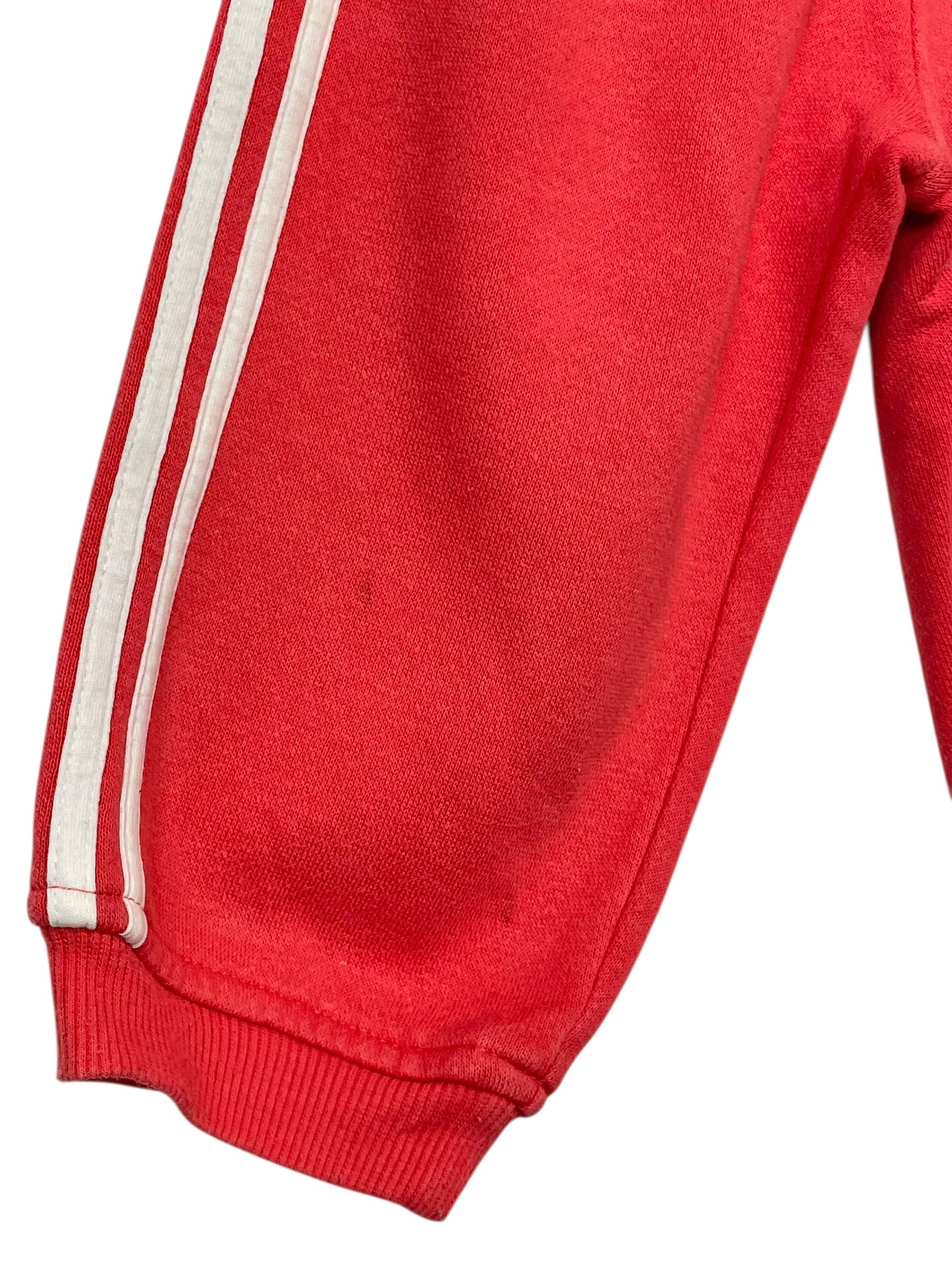 Jogging rose, Adidas