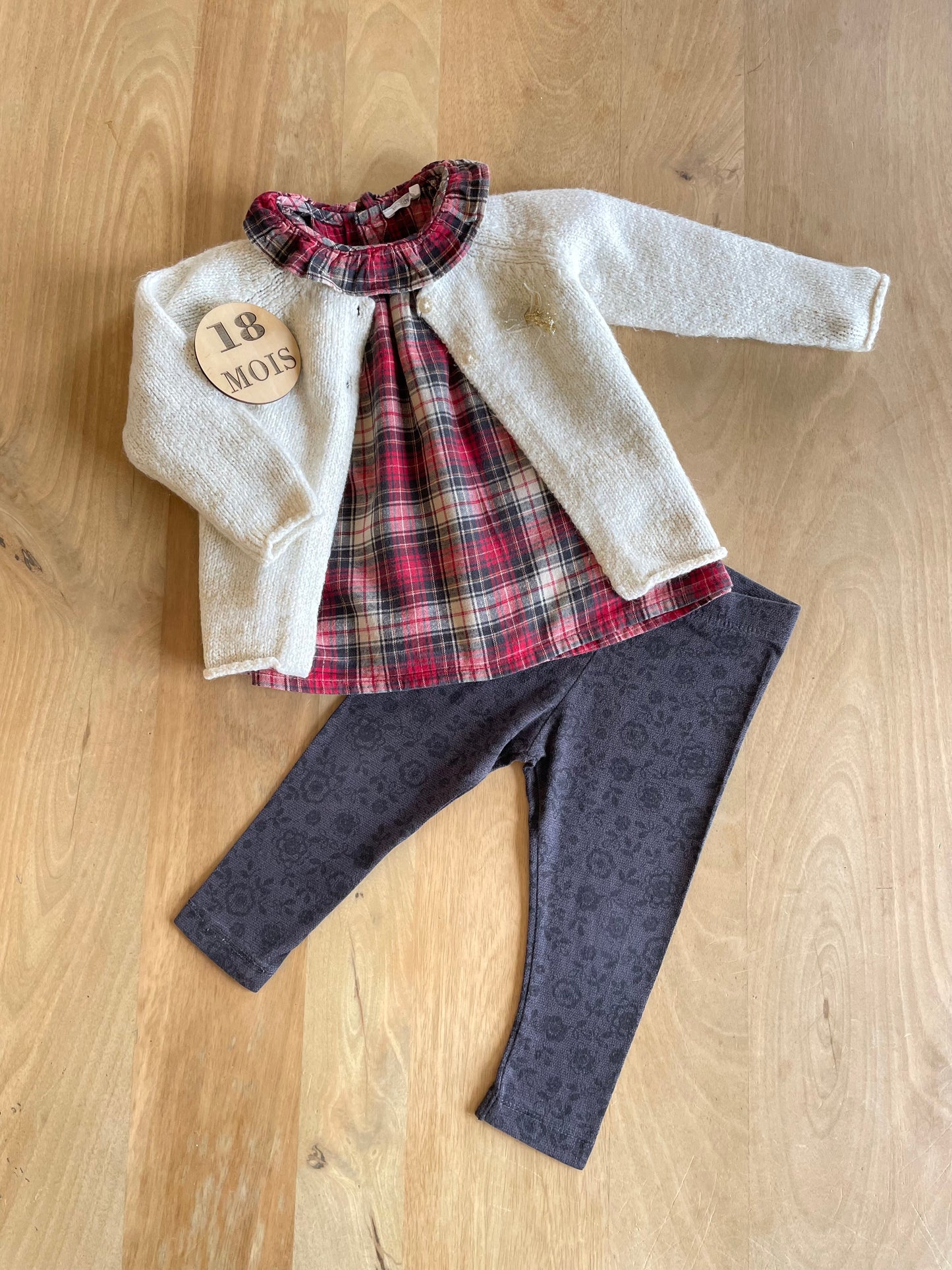 Ensemble 3 pièces, gilet, blouse et legging