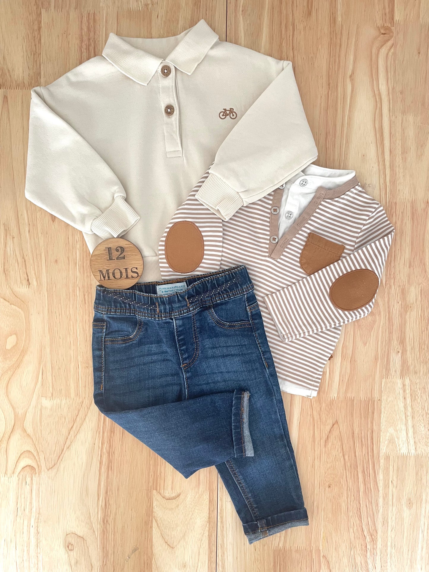 Ensemble sweat, tee-shirt et jean