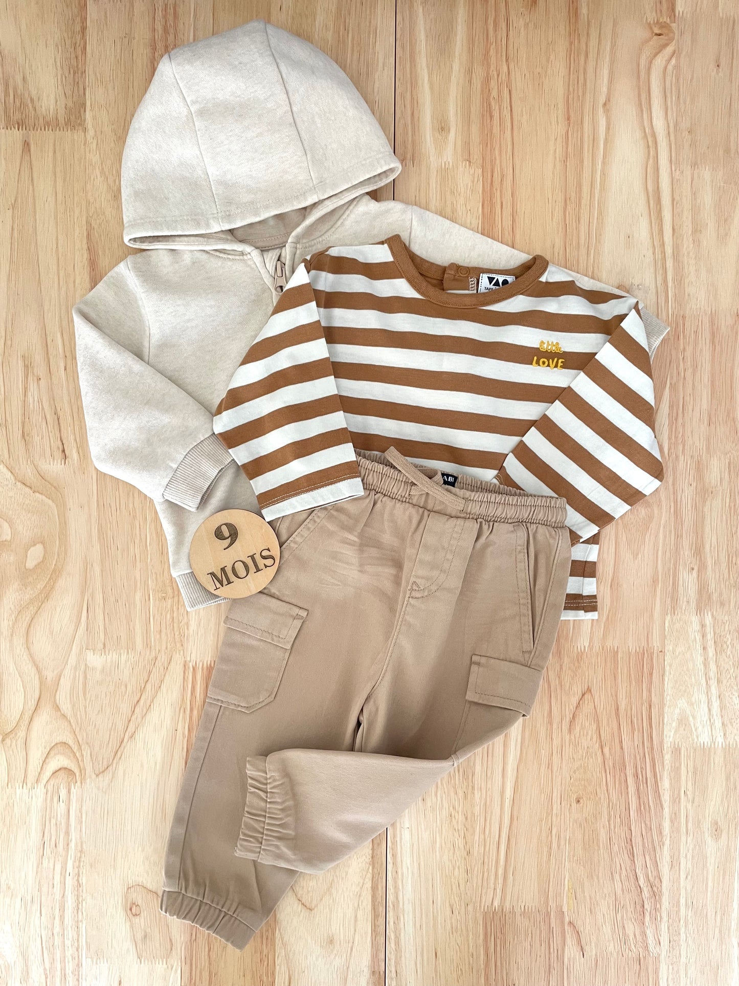 Ensemble gilet, tee-shirt et pantalon cargo