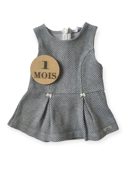Robe matelassée grise, Préminimes