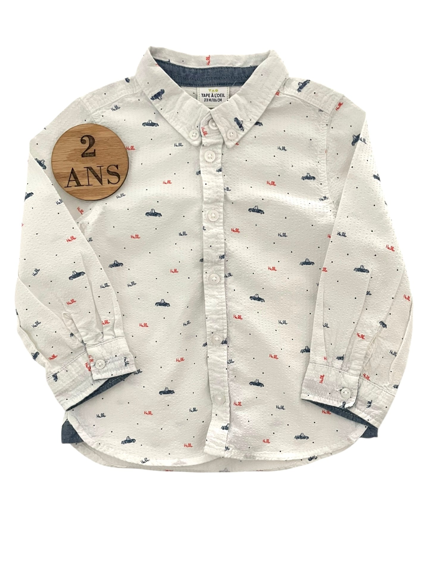 Chemise écrue, voitures, TAO