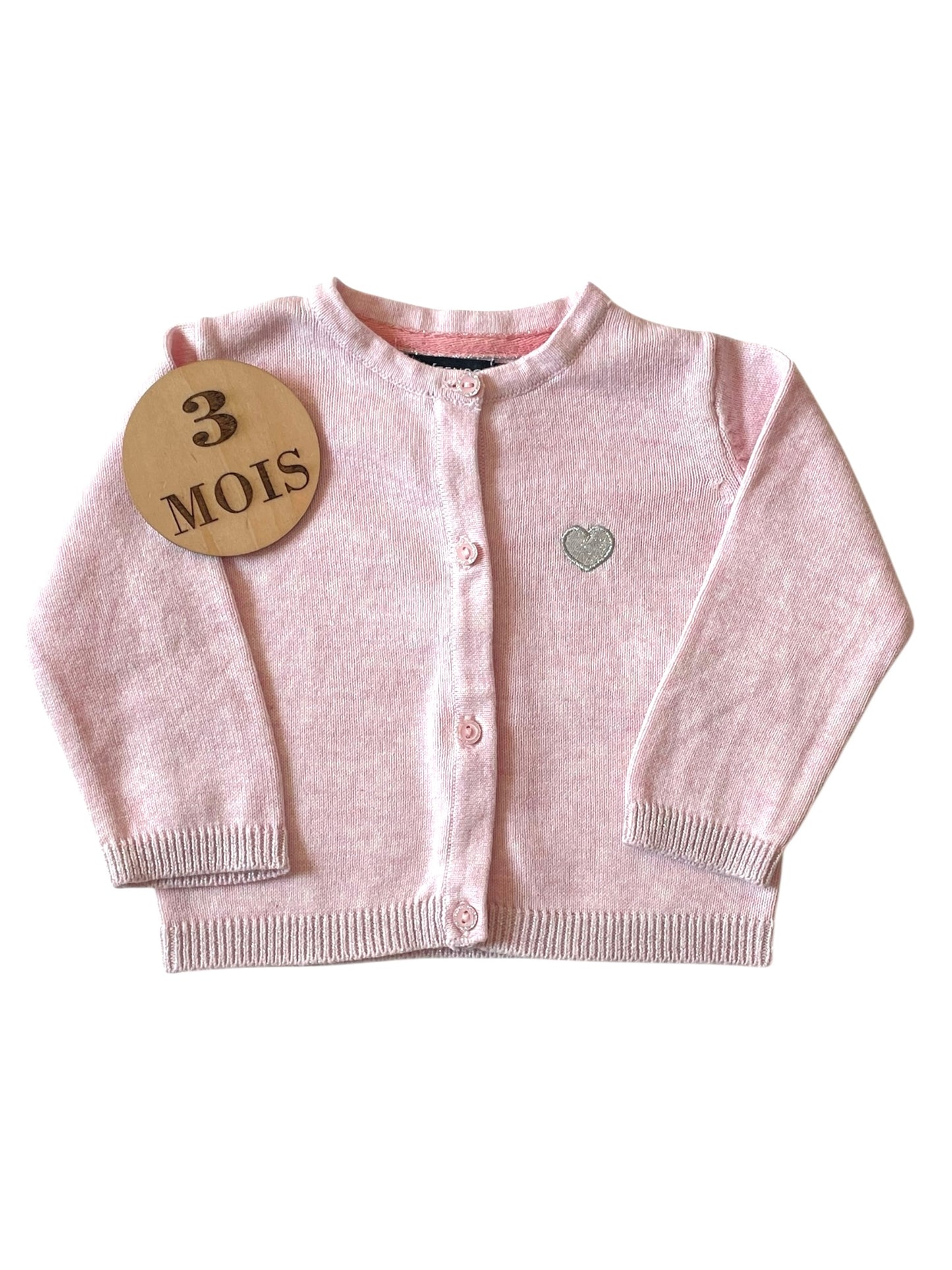 Gilet rose, In extenso