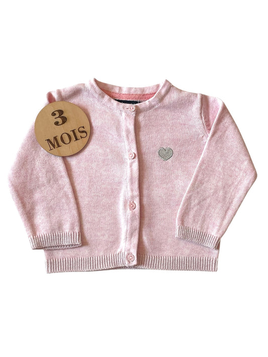 Gilet rose, In extenso
