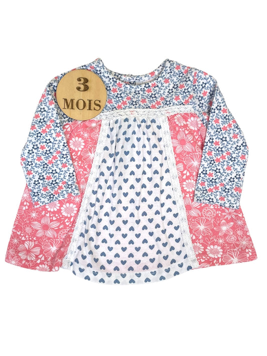 Robe rose et bleue, motifs cœurs et fleurs