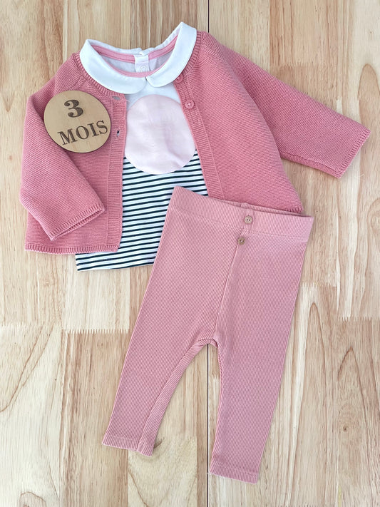 Ensemble 3 pièces ; gilet, tee-shirt à col et legging