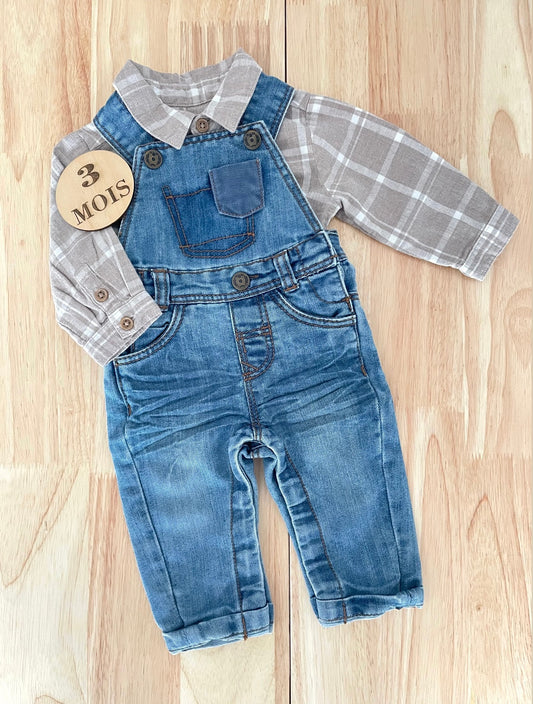 Ensemble salopette en jean et chemise