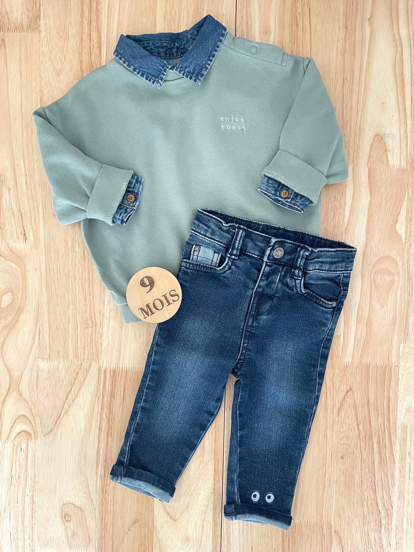 Ensemble sweat, chemise et jean