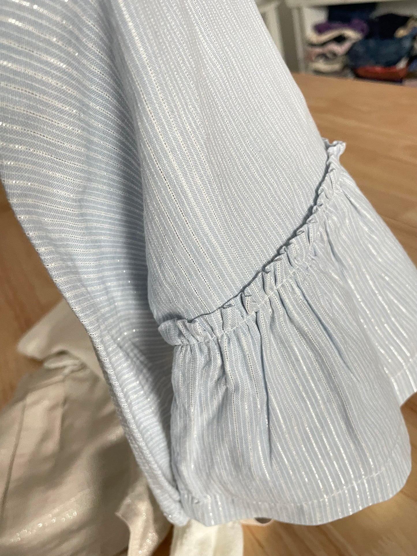 Ensemble 3 pièces; brillant, blouse, short et collants