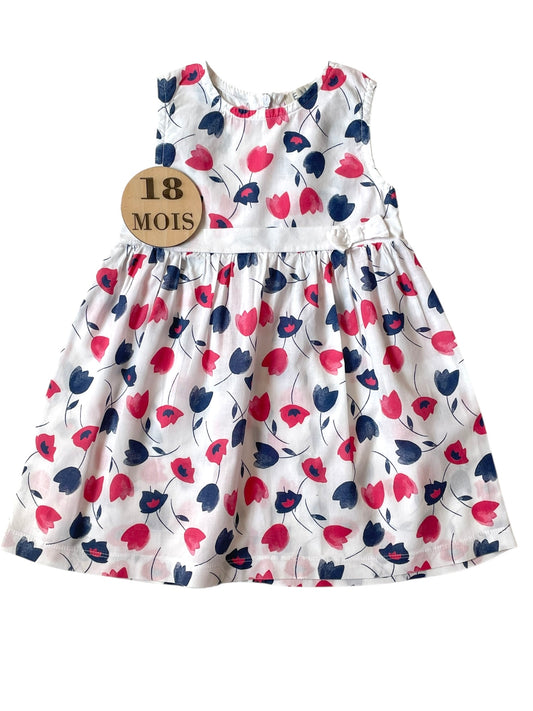 Robe blanche fleurie, EMC