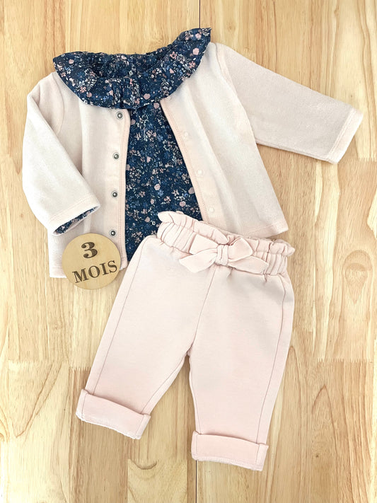 Ensemble 3 pièces; gilet, blouse, et pantalon molletonné