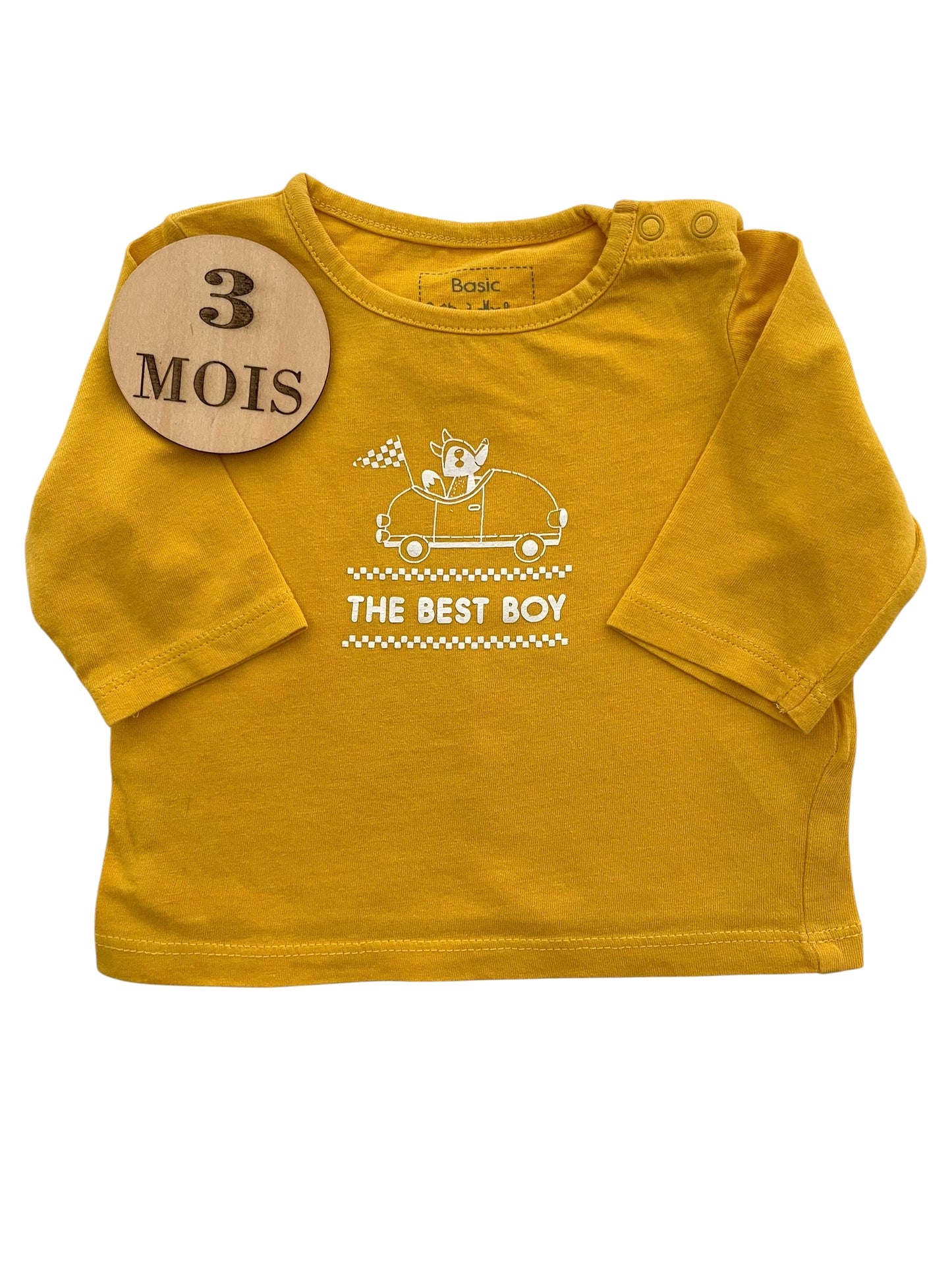 Tee-shirt jaune moutarde, Boîte à malices