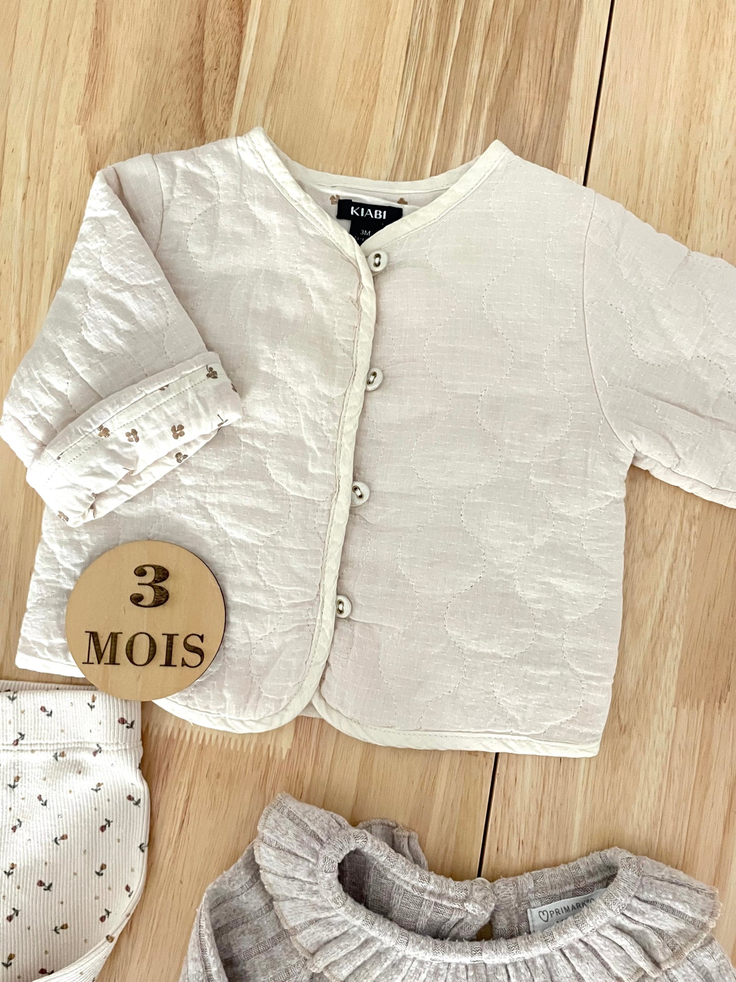 Ensemble 3 pièces; crème, gris, fleuri