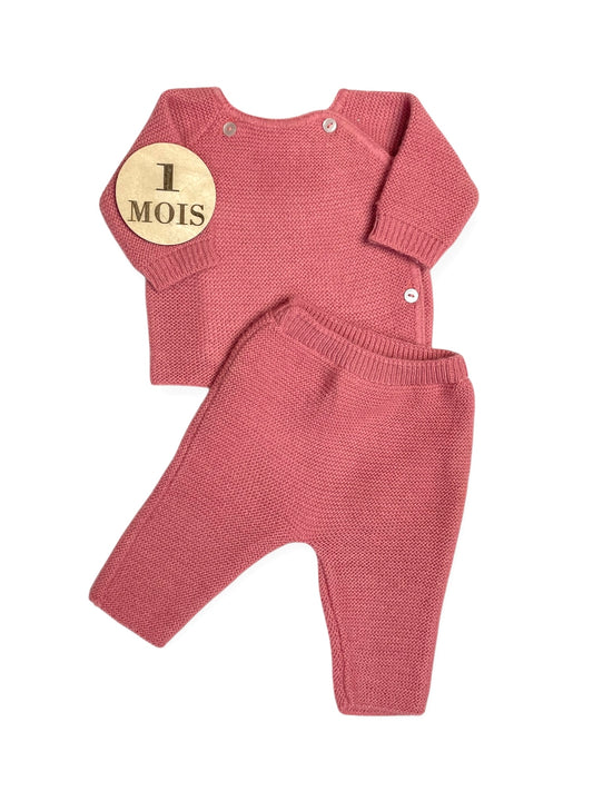 Ensemble en mailles rose, La manufacture de la layette