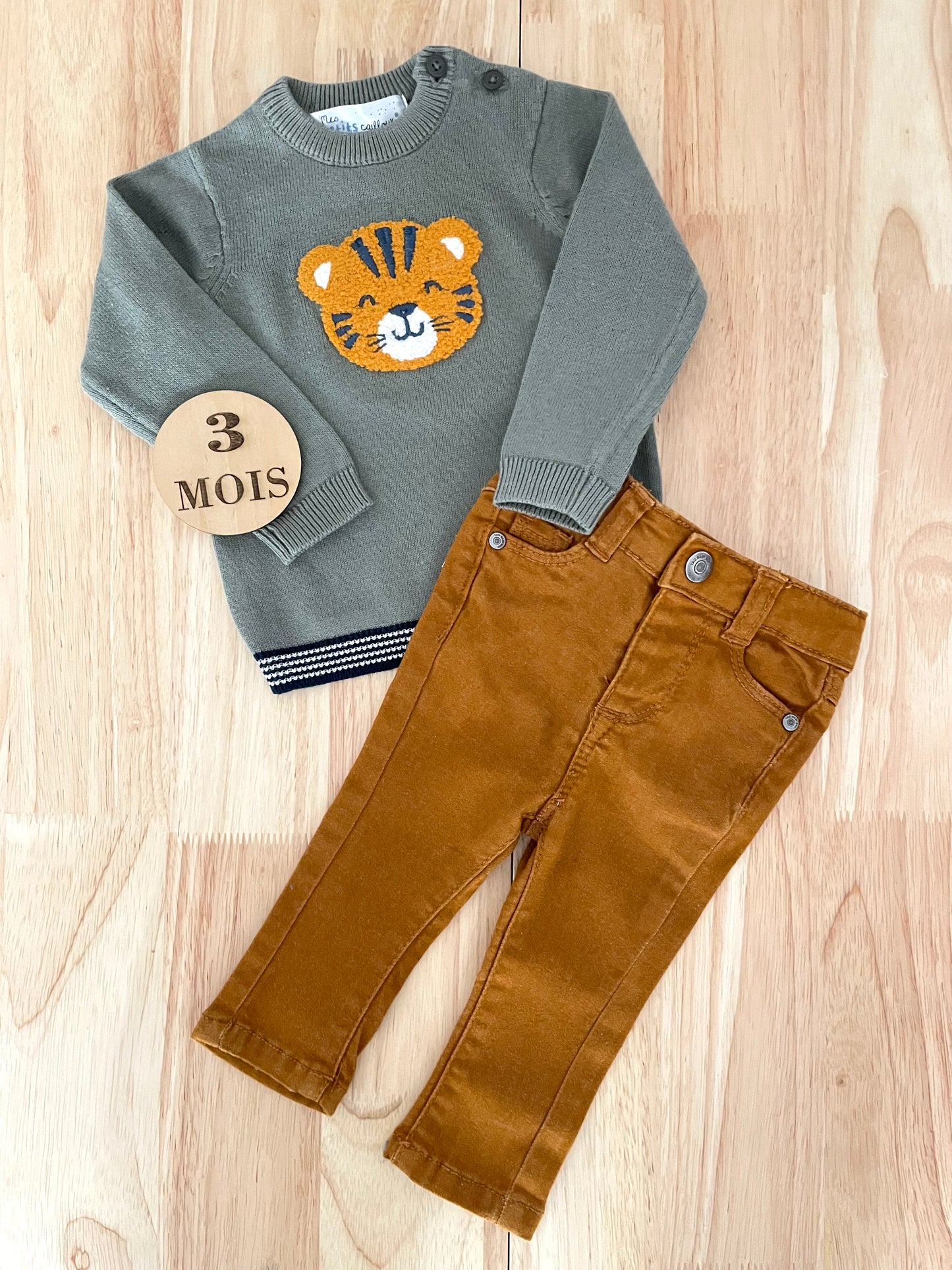 Ensemble pull tigre et jean