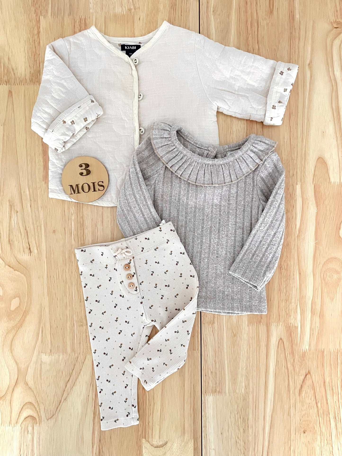 Ensemble 3 pièces; crème, gris, fleuri