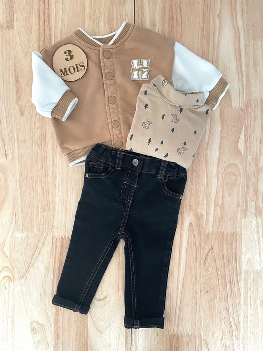 Ensemble 3 pièces; veste, sous-pull et jean