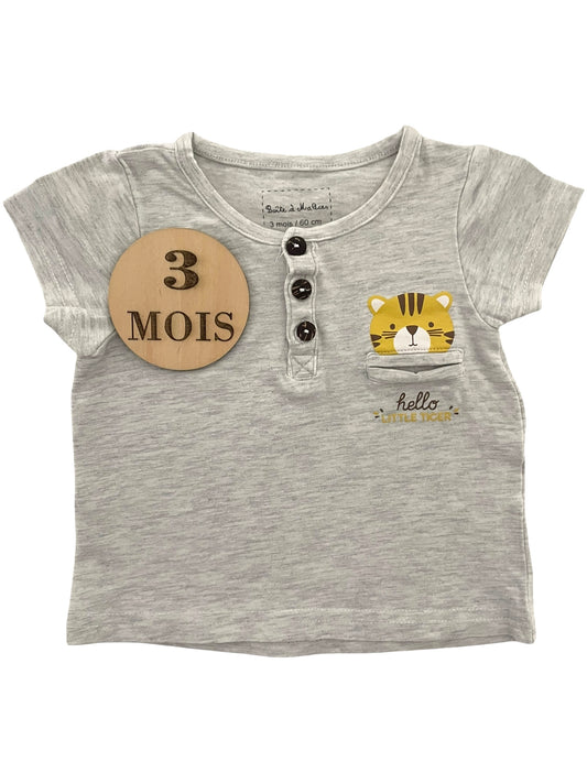 Tee-shirt gris, boîte à malice